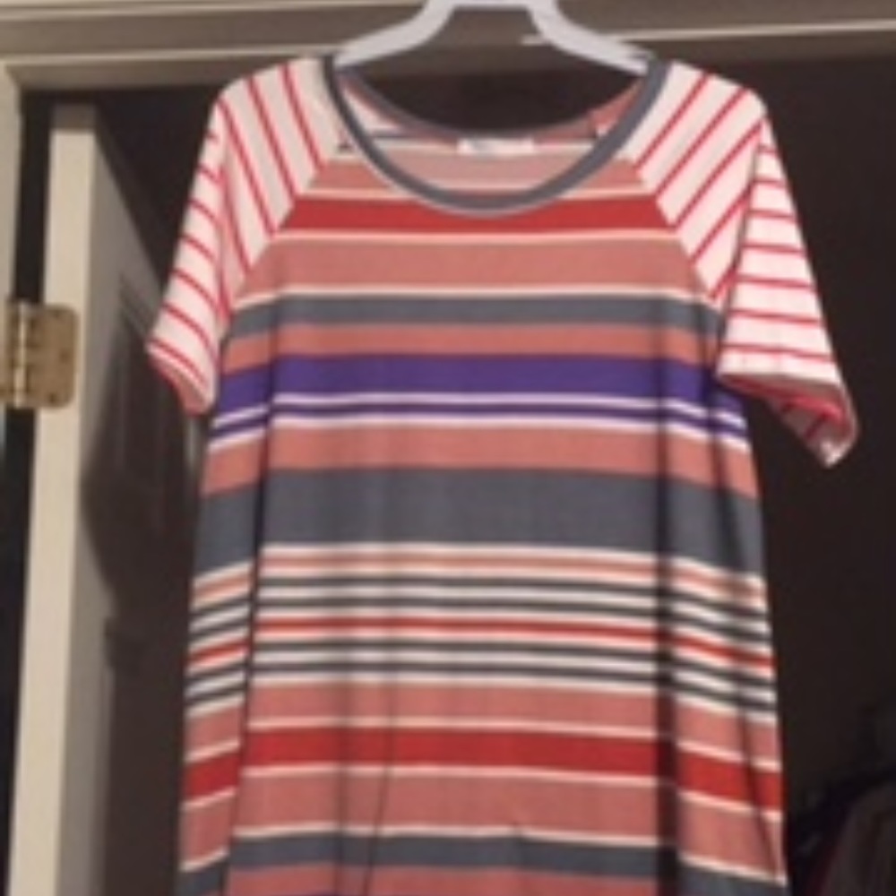 Coral striped raglan